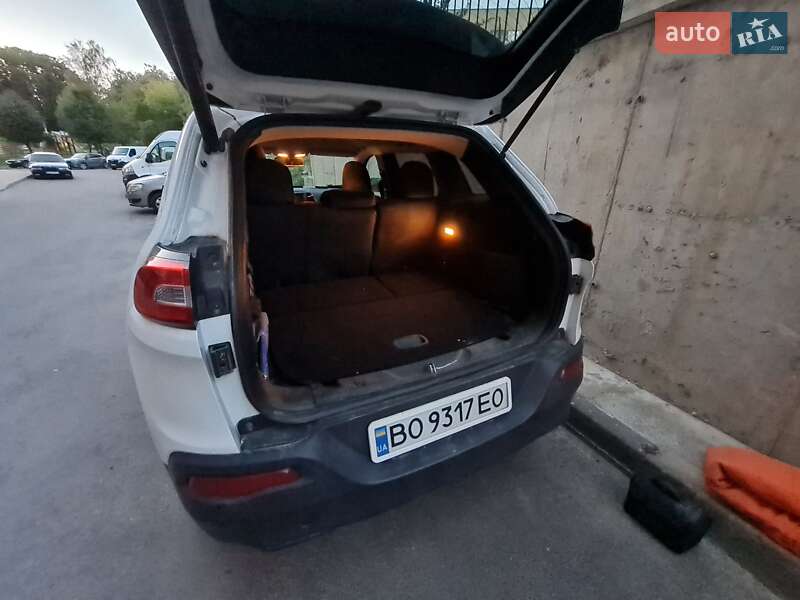 Позашляховик / Кросовер Jeep Cherokee 2016 в Тернополі