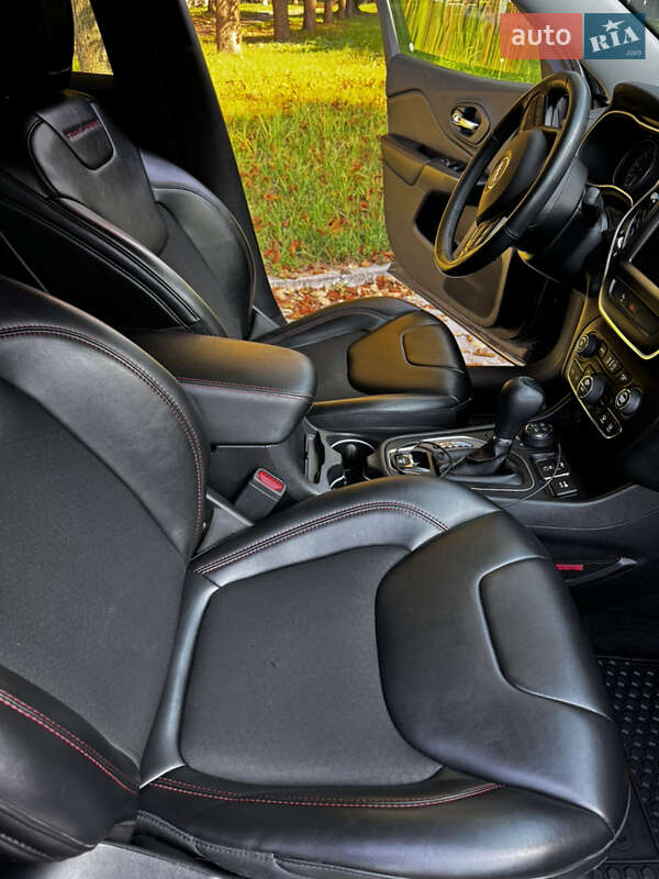 Позашляховик / Кросовер Jeep Cherokee 2018 в Львові