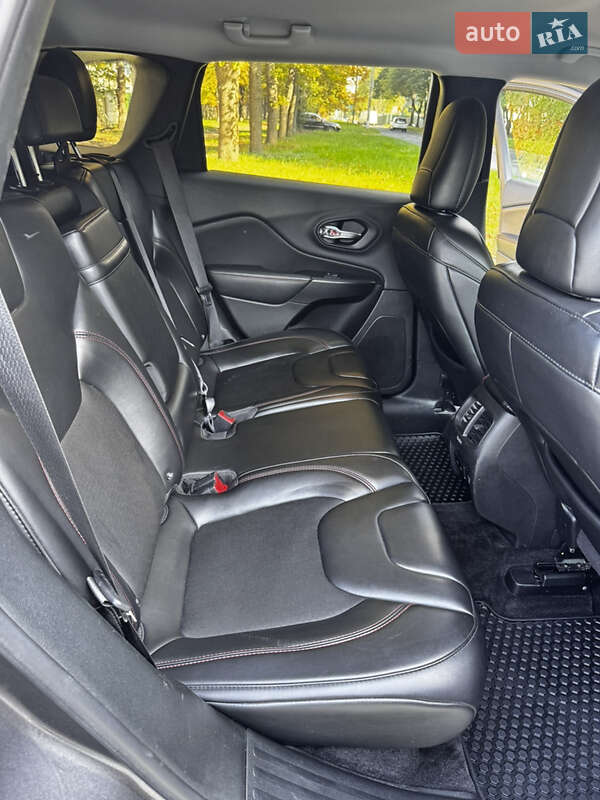 Позашляховик / Кросовер Jeep Cherokee 2018 в Львові