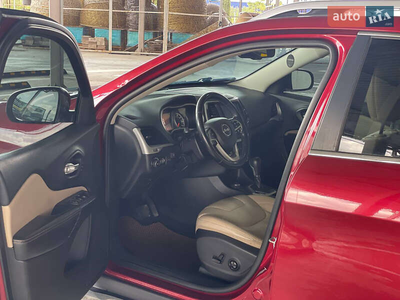 Позашляховик / Кросовер Jeep Cherokee 2014 в Рівному