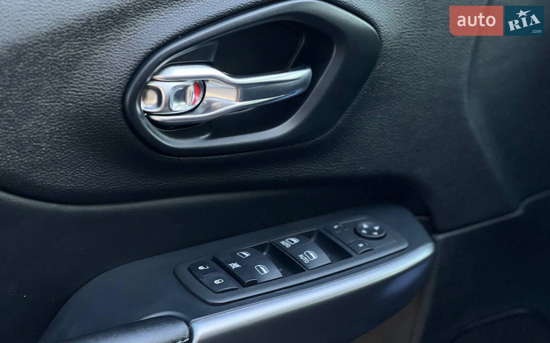 2021 Jeep Cherokee - мініатюра 9