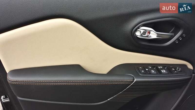 Внедорожник / Кроссовер Jeep Cherokee 2018 в Одессе