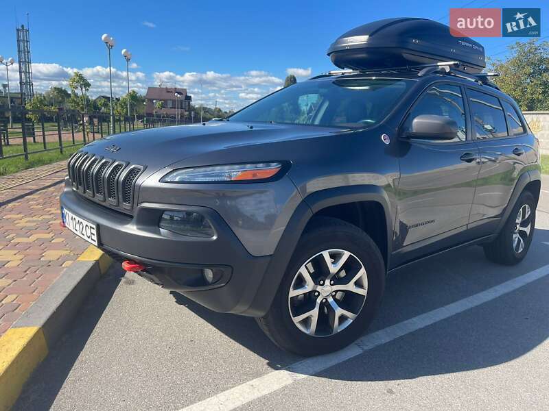 Внедорожник / Кроссовер Jeep Cherokee 2016 в Киеве