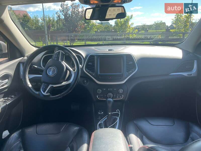 Внедорожник / Кроссовер Jeep Cherokee 2016 в Киеве