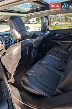 Внедорожник / Кроссовер Jeep Cherokee 2018 в 
