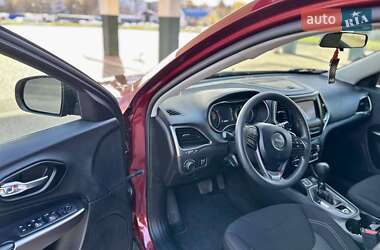 Внедорожник / Кроссовер Jeep Cherokee 2020 в 