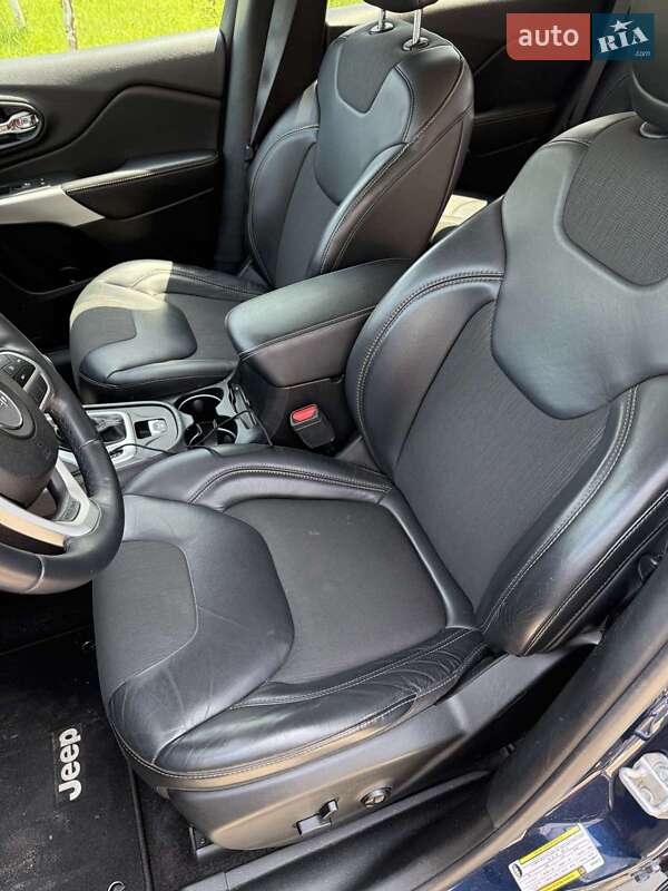 Внедорожник / Кроссовер Jeep Cherokee 2017 в Львове