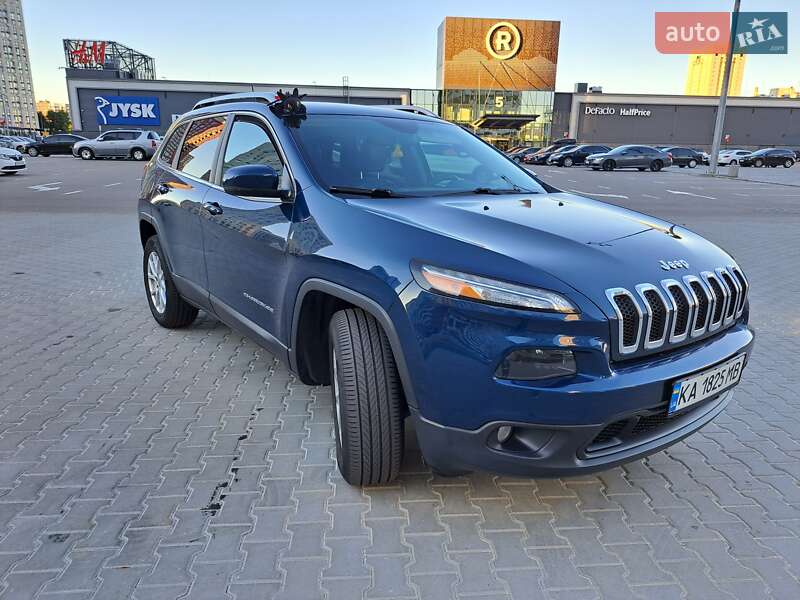 Внедорожник / Кроссовер Jeep Cherokee 2017 в Киеве