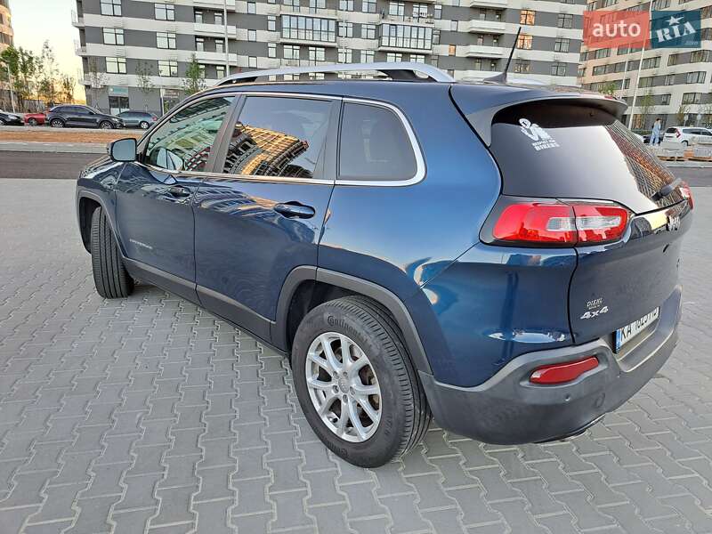 Внедорожник / Кроссовер Jeep Cherokee 2017 в Киеве
