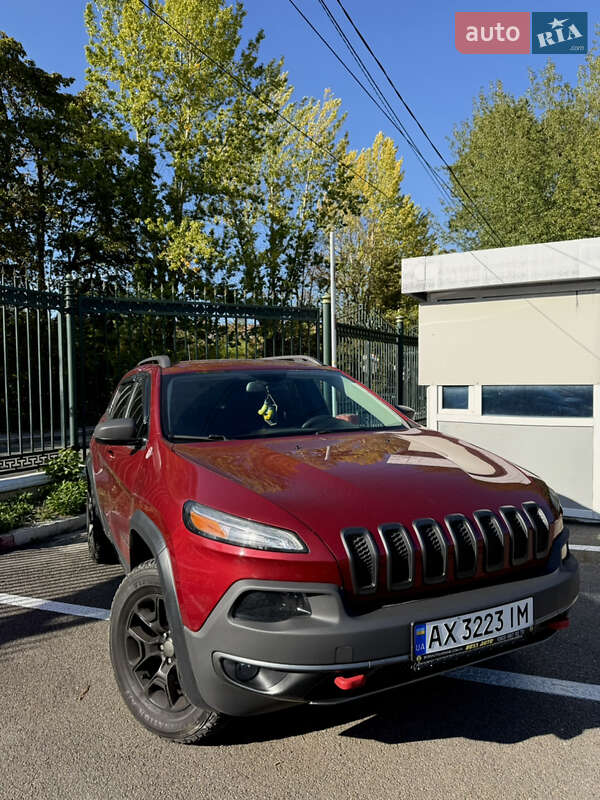 Внедорожник / Кроссовер Jeep Cherokee 2016 в Харькове