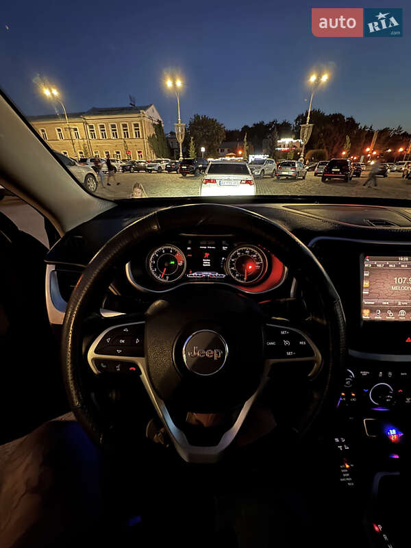 Внедорожник / Кроссовер Jeep Cherokee 2016 в Харькове