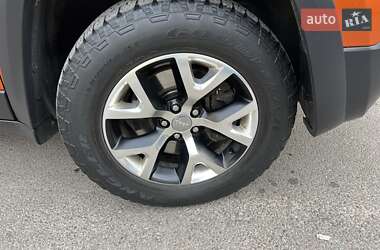 Внедорожник / Кроссовер Jeep Cherokee 2014 в 