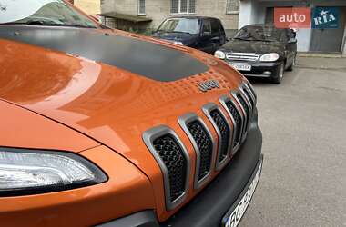 Внедорожник / Кроссовер Jeep Cherokee 2014 в 