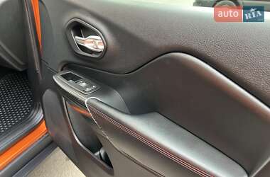 Внедорожник / Кроссовер Jeep Cherokee 2014 в 