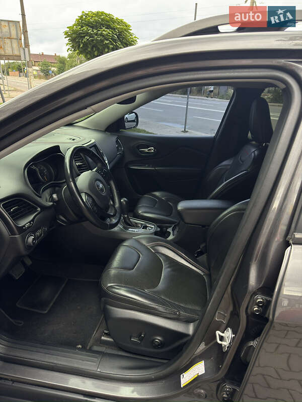 Внедорожник / Кроссовер Jeep Cherokee 2019 в Ивано-Франковске