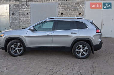 Внедорожник / Кроссовер Jeep Cherokee 2019 в 