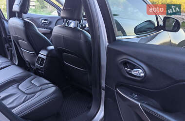 Внедорожник / Кроссовер Jeep Cherokee 2019 в 