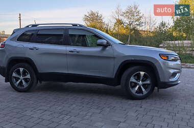Внедорожник / Кроссовер Jeep Cherokee 2019 в 