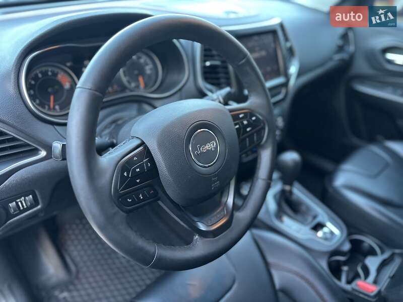 Внедорожник / Кроссовер Jeep Cherokee 2018 в Виннице