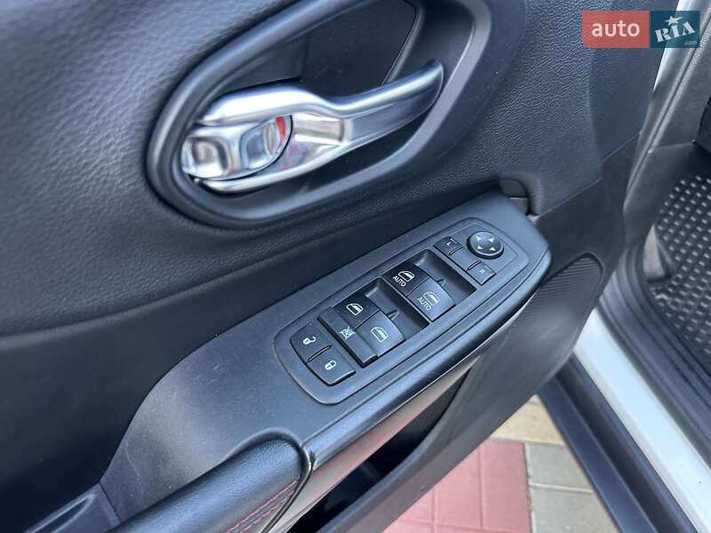 Внедорожник / Кроссовер Jeep Cherokee 2018 в Виннице