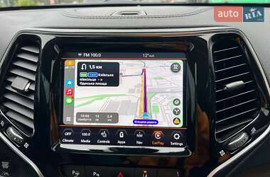 Внедорожник / Кроссовер Jeep Cherokee 2019 в 