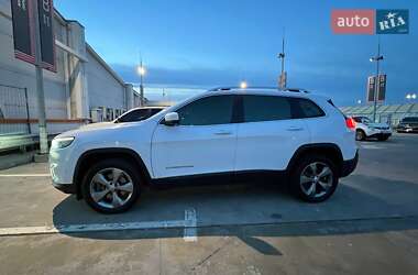 Внедорожник / Кроссовер Jeep Cherokee 2019 в 