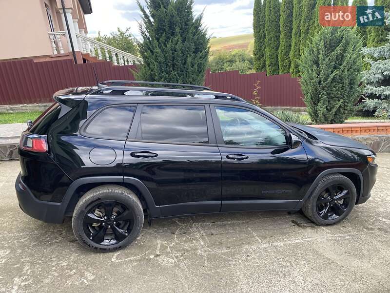 Внедорожник / Кроссовер Jeep Cherokee 2019 в Хмельницком