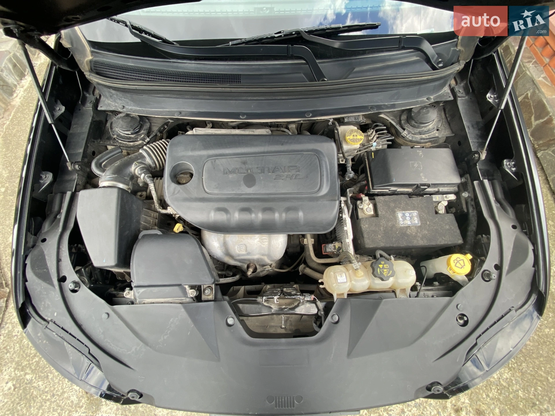 Jeep Cherokee 2019 VIN 1C4PJLLB7LD577390 фото оголошення 13 з 27