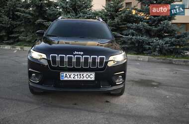 Внедорожник / Кроссовер Jeep Cherokee 2018 в 