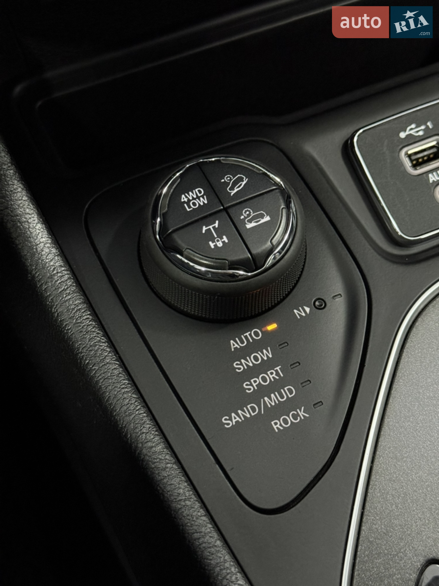2020 Jeep Cherokee - мініатюра 25
