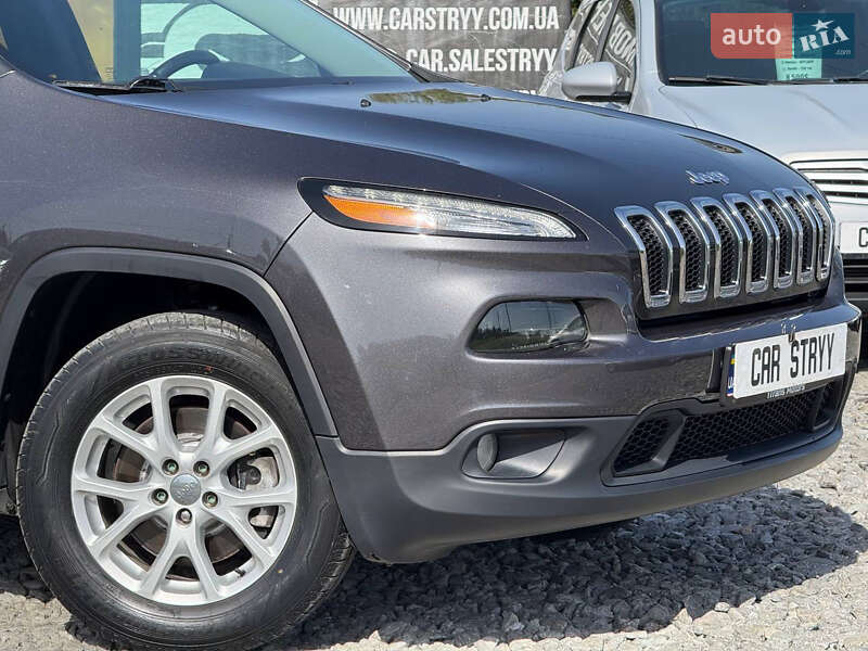 Внедорожник / Кроссовер Jeep Cherokee 2014 в Стрые
