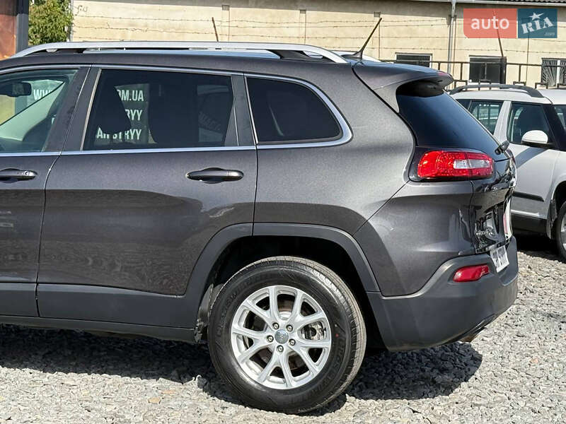 Внедорожник / Кроссовер Jeep Cherokee 2014 в Стрые