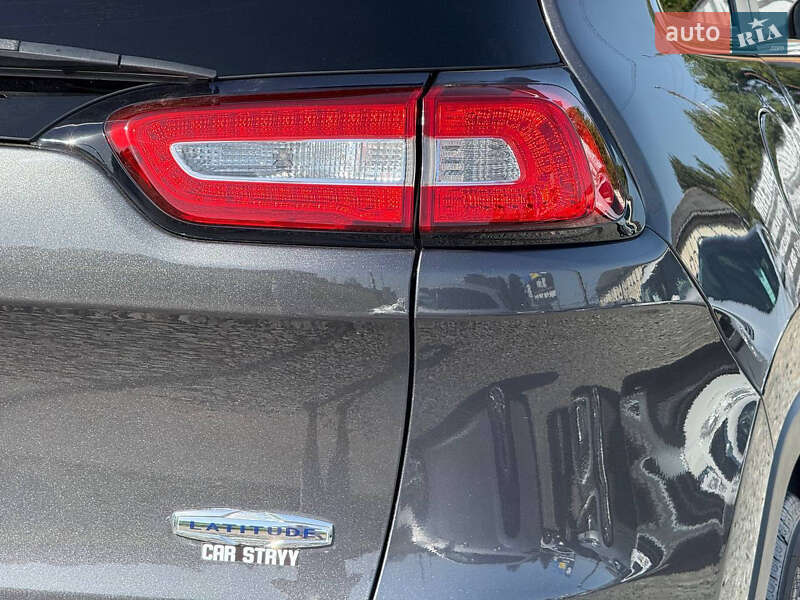Внедорожник / Кроссовер Jeep Cherokee 2014 в Стрые