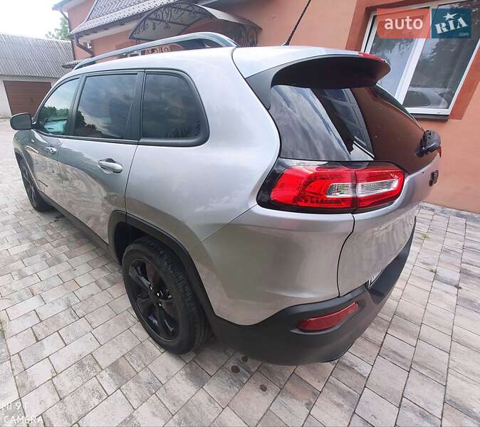 Внедорожник / Кроссовер Jeep Cherokee 2017 в Богородчанах фото 5 Внедорожник / Кроссовер Jeep Cherokee 2017 в Богородчанах