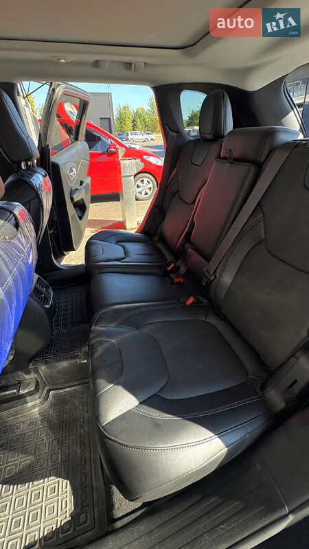 Внедорожник / Кроссовер Jeep Cherokee 2022 в Киеве фото 34 Внедорожник / Кроссовер Jeep Cherokee 2022 в Киеве