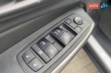 Внедорожник / Кроссовер Jeep Cherokee 2018 в 