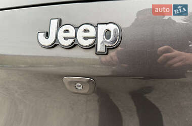 Внедорожник / Кроссовер Jeep Cherokee 2014 в 