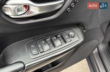 Внедорожник / Кроссовер Jeep Cherokee 2014 в 