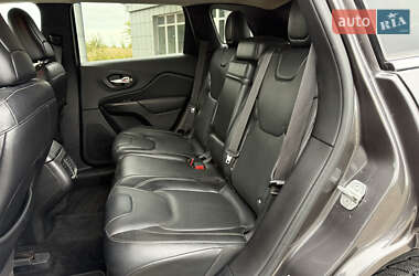 Внедорожник / Кроссовер Jeep Cherokee 2014 в 