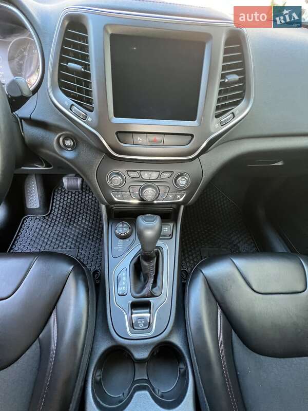 Позашляховик / Кросовер Jeep Cherokee 2019 в Хмельницькому фото 16 Позашляховик / Кросовер Jeep Cherokee 2019 в Хмельницькому