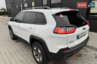 Внедорожник / Кроссовер Jeep Cherokee 2018 в 