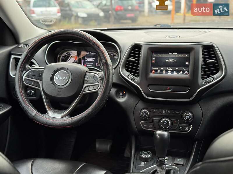 Внедорожник / Кроссовер Jeep Cherokee 2018 в Киеве фото 40 Внедорожник / Кроссовер Jeep Cherokee 2018 в Киеве
