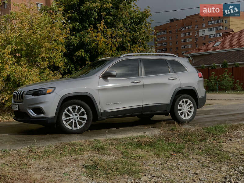 Позашляховик / Кросовер Jeep Cherokee 2019 в Сумах