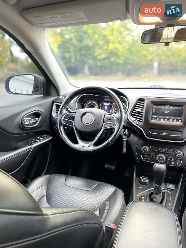 Внедорожник / Кроссовер Jeep Cherokee 2019 в Полтаве