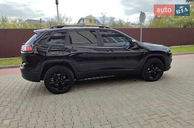 Внедорожник / Кроссовер Jeep Cherokee 2019 в 