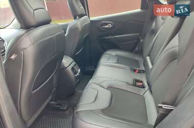Внедорожник / Кроссовер Jeep Cherokee 2019 в 
