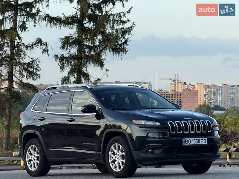 Позашляховик / Кросовер Jeep Cherokee 2015 в 