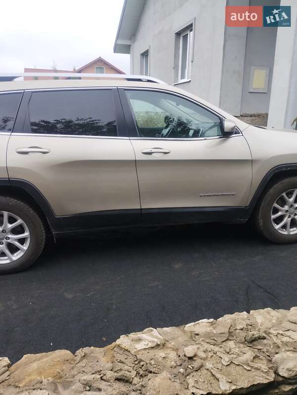 Внедорожник / Кроссовер Jeep Cherokee 2015 в Шумске