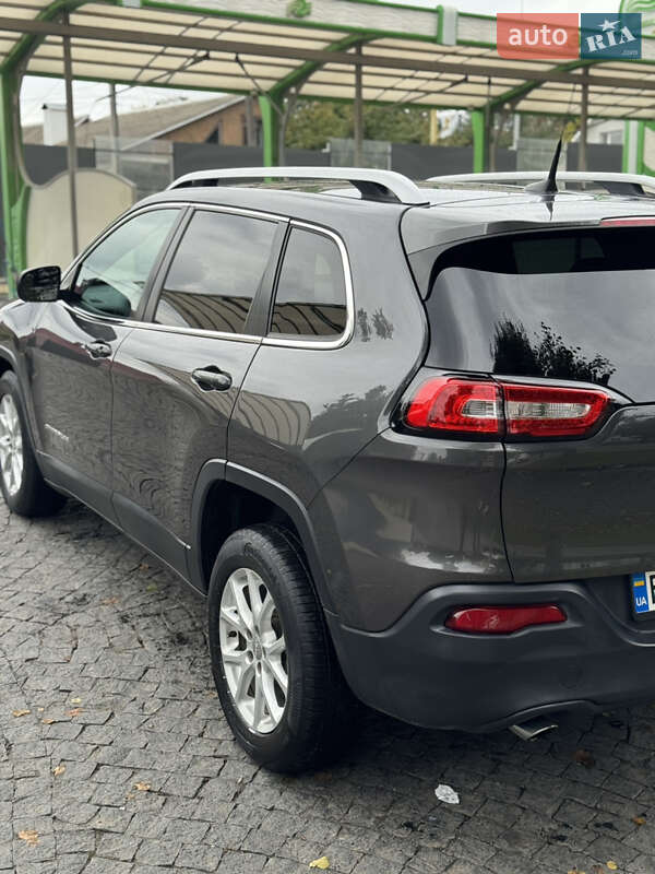 Позашляховик / Кросовер Jeep Cherokee 2016 в Любарі