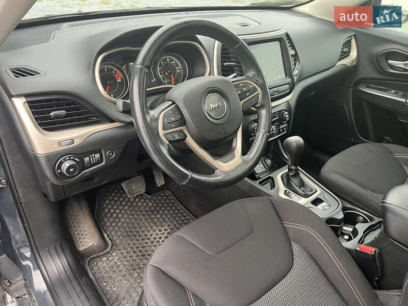 Позашляховик / Кросовер Jeep Cherokee 2016 в Львові